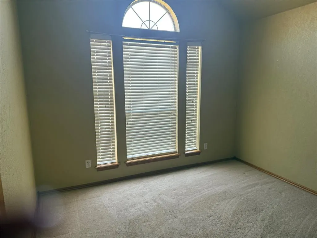 Photo 10 — 5812 SE 9th Street, Midwest City, OK 73110