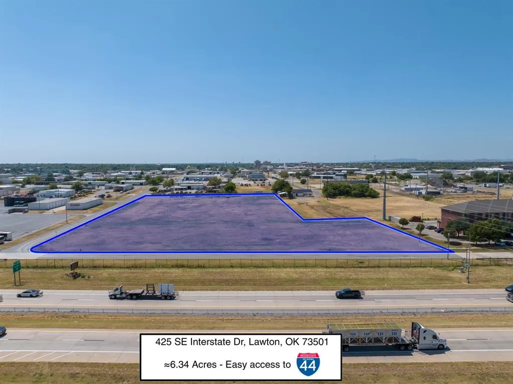 Front exterior — 425 SE Interstate Drive, Lawton, OK 73501