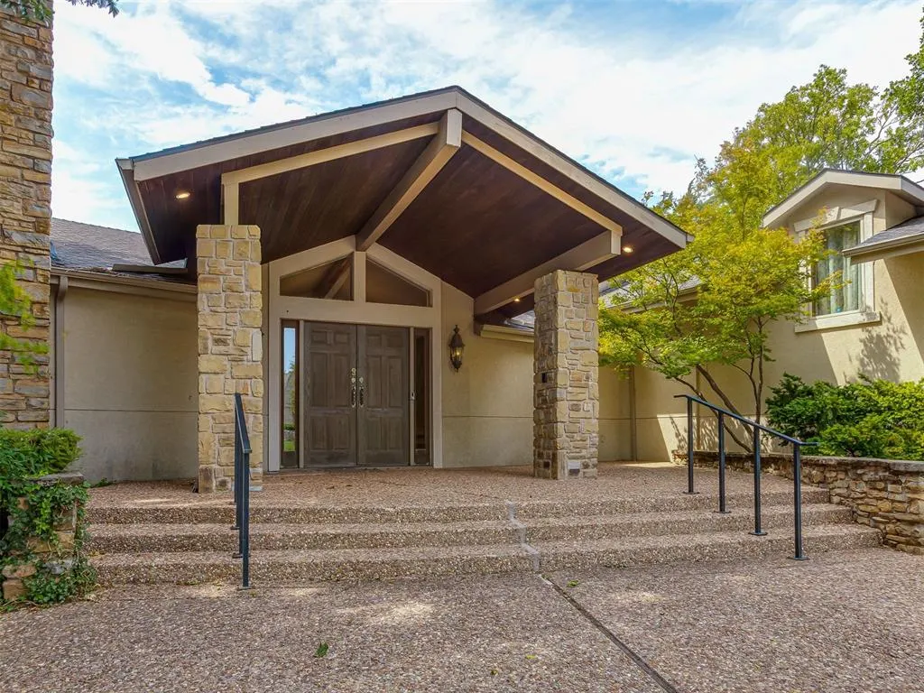 Photo 2 — 1600 Guilford Lane, Oklahoma City, OK 73120