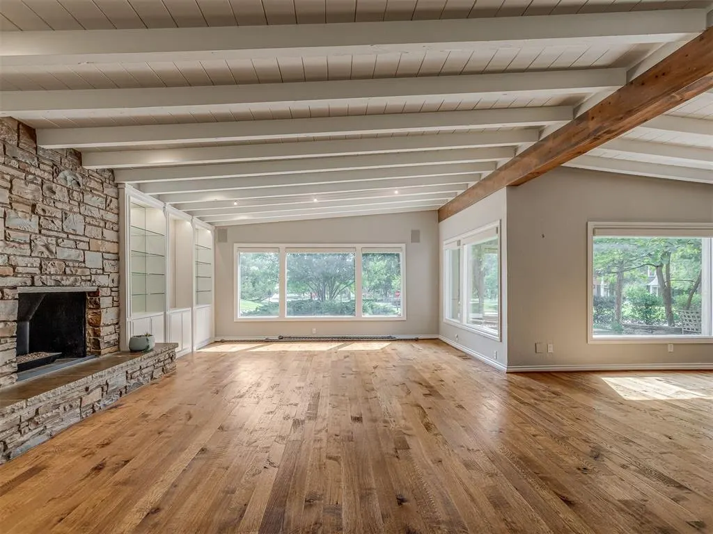 Photo 5 — 1600 Guilford Lane, Oklahoma City, OK 73120