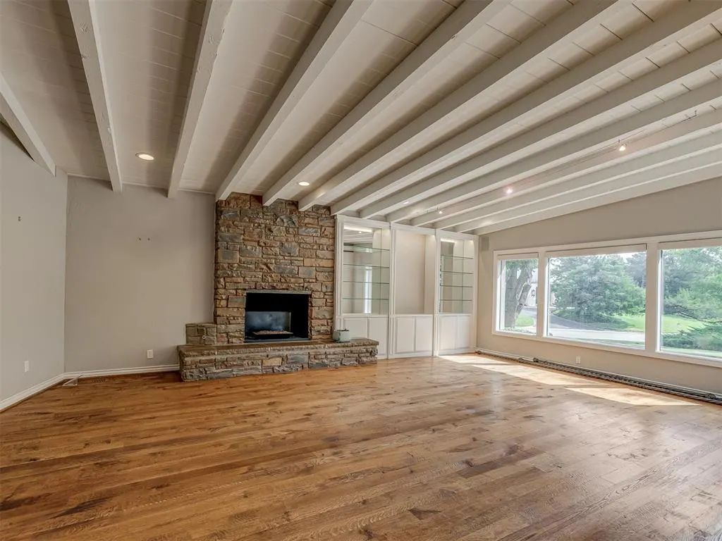 Photo 6 — 1600 Guilford Lane, Oklahoma City, OK 73120