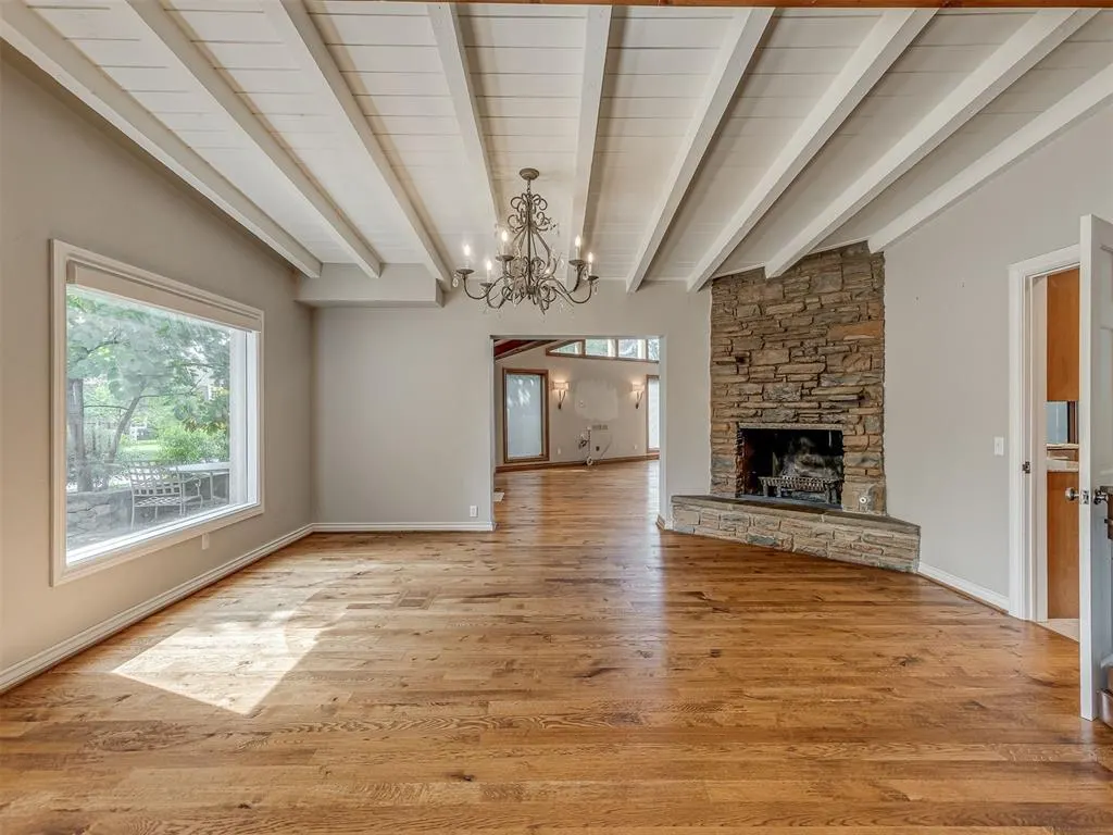 Photo 9 — 1600 Guilford Lane, Oklahoma City, OK 73120