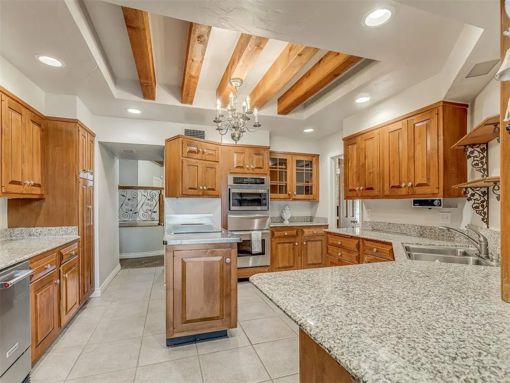 Photo 21 — 1600 Guilford Lane, Oklahoma City, OK 73120