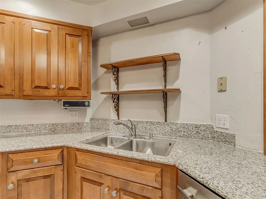 Photo 24 — 1600 Guilford Lane, Oklahoma City, OK 73120