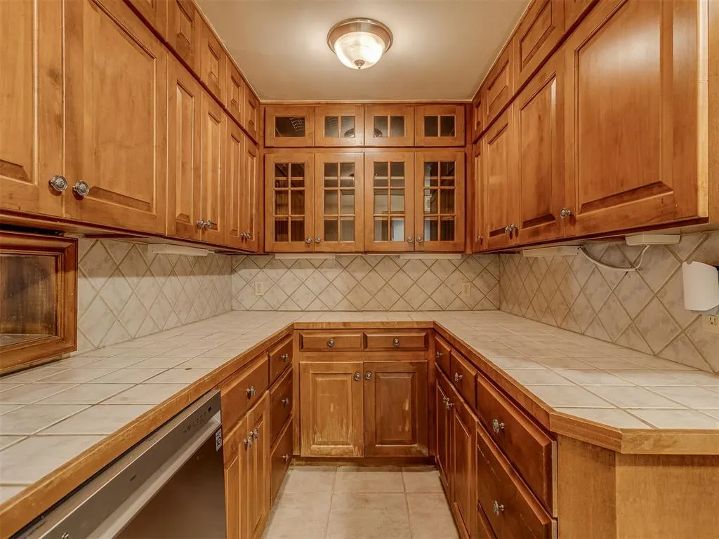 Photo 28 — 1600 Guilford Lane, Oklahoma City, OK 73120