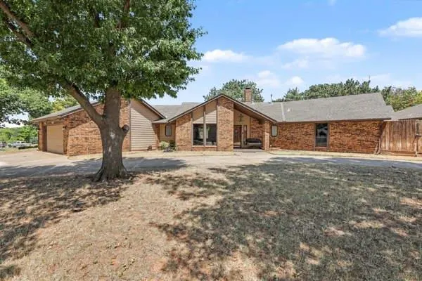 Front exterior — 6117 W Gun Hill Way, Oklahoma City, OK 73132