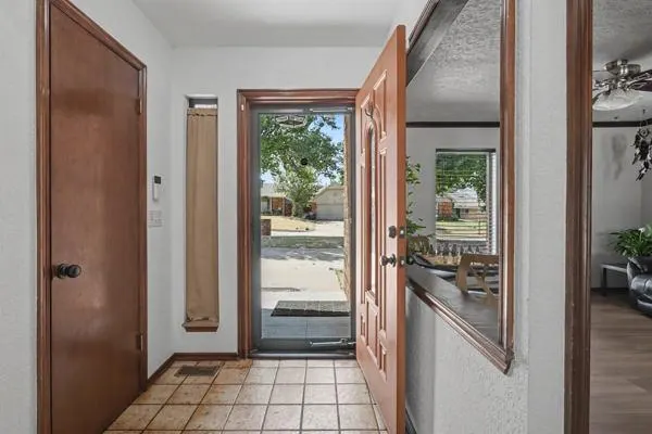 Photo 5 — 6117 W Gun Hill Way, Oklahoma City, OK 73132