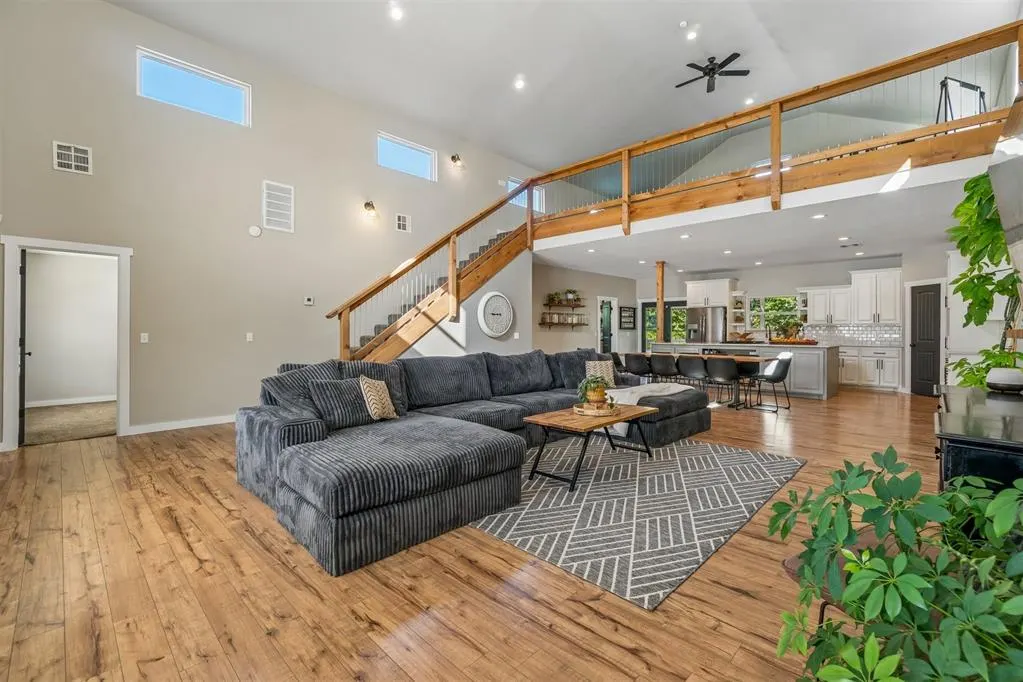 Photo 3 — 104875 S 3520 Road, Prague, OK 74864