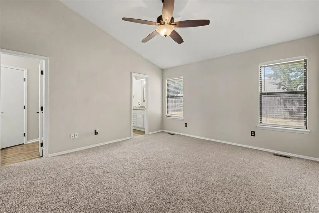 Photo 6 — 10005 S Glascow Terrace, Yukon, OK 73099