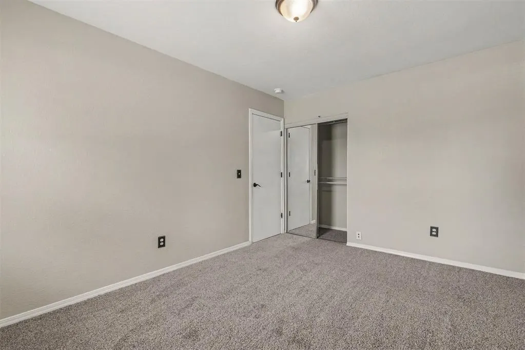Photo 8 — 10005 S Glascow Terrace, Yukon, OK 73099