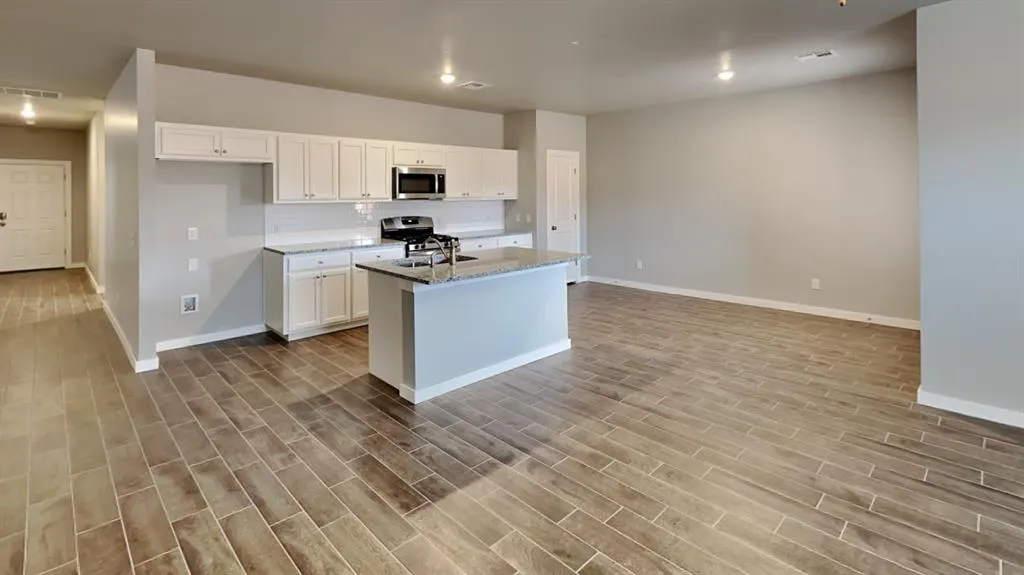 Photo 9 — 12405 Aldrin Way, Oklahoma City, OK 73013