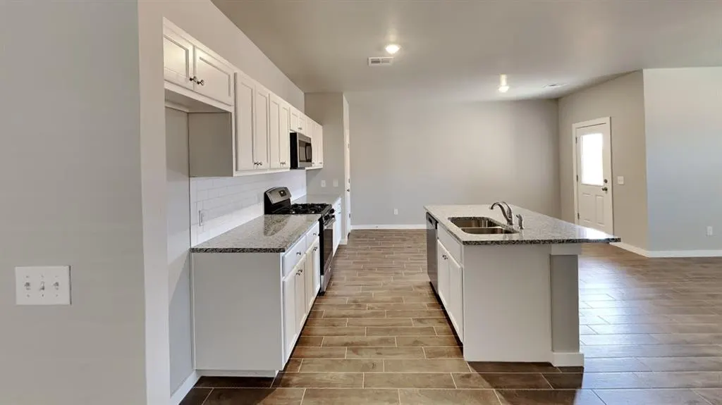 Photo 11 — 12405 Aldrin Way, Oklahoma City, OK 73013