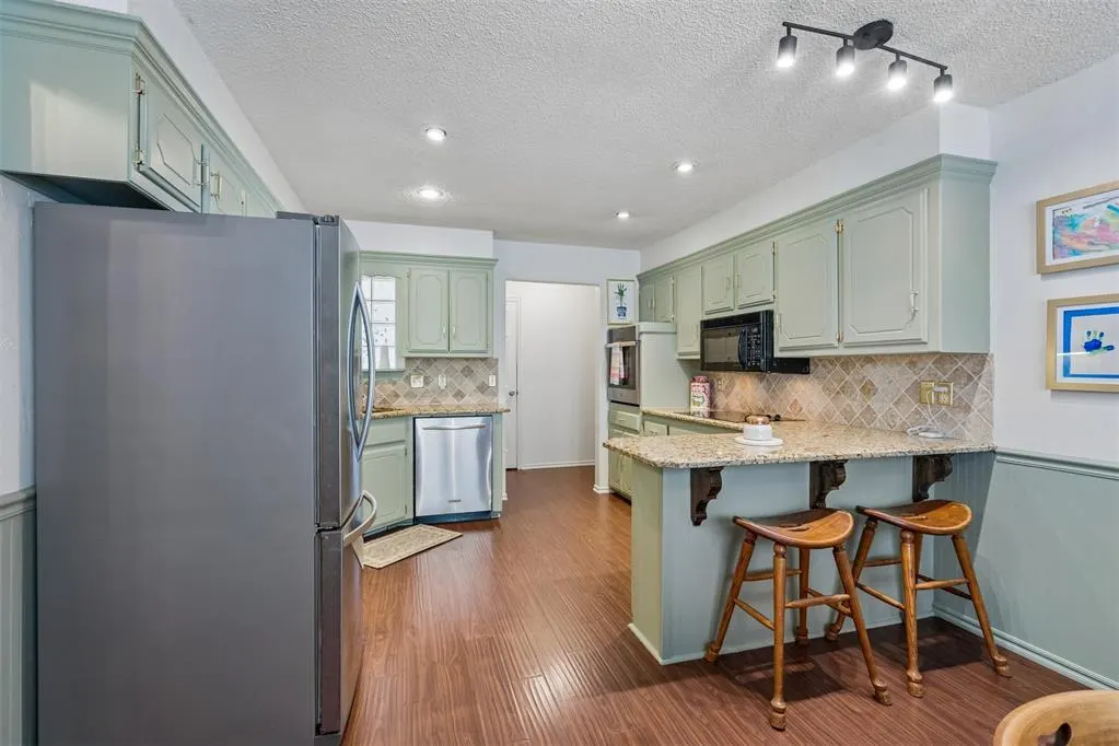 Photo 14 — 1001 Apollo Circle, Edmond, OK 73003