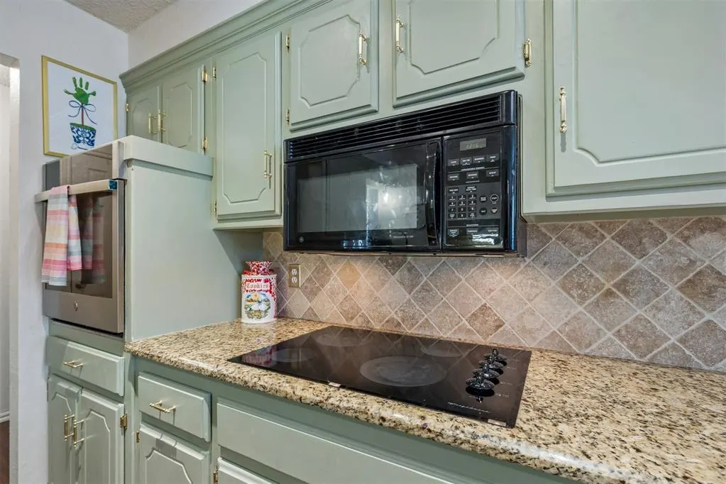 Photo 15 — 1001 Apollo Circle, Edmond, OK 73003