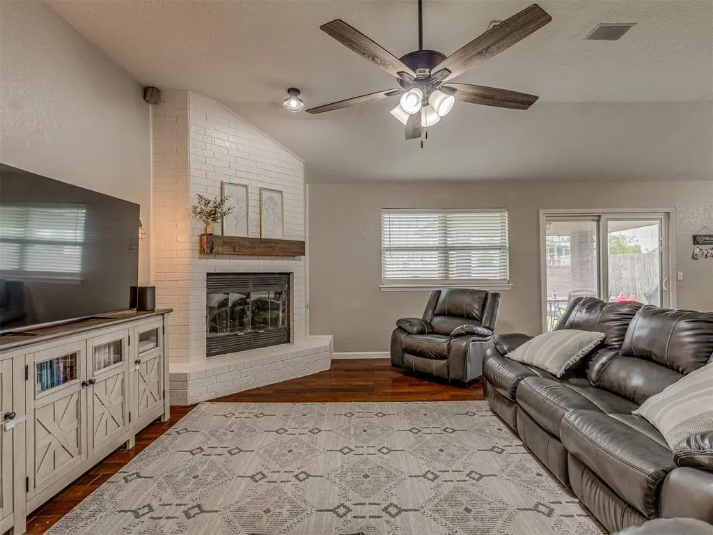 Photo 2 — 1617 Pinnacle Lane, Edmond, OK 73003