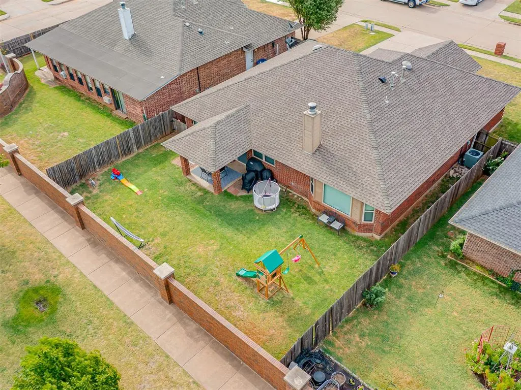 Photo 12 — 1617 Pinnacle Lane, Edmond, OK 73003