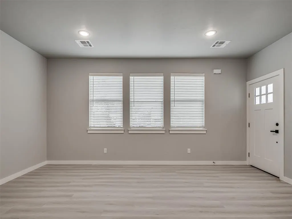 Photo 11 — 2008 NW 27th Street, Oklahoma City, OK 73106