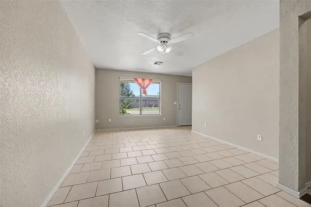 Photo 6 — 6731 NW 30th Street, Bethany, OK 73008
