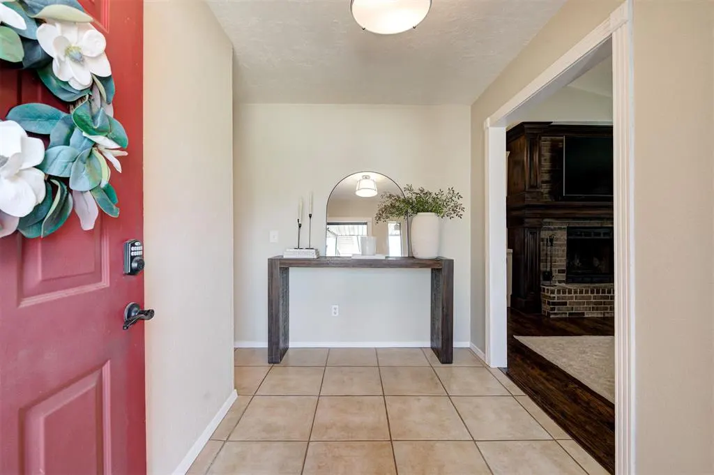 Photo 4 — 12020 Silver Sun Drive, Oklahoma City, OK 73162