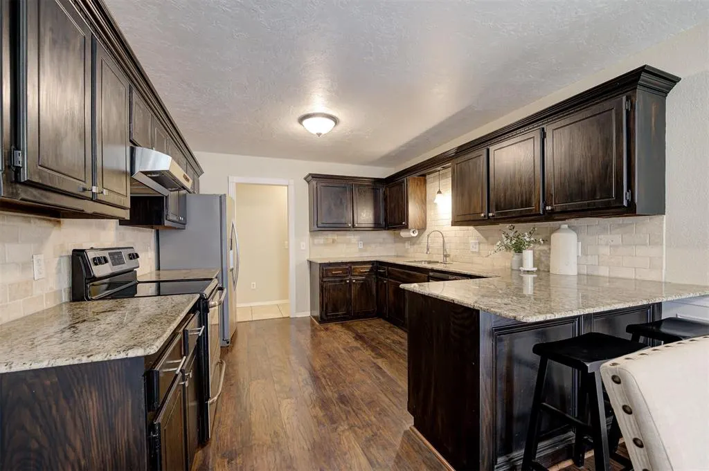 Photo 12 — 12020 Silver Sun Drive, Oklahoma City, OK 73162