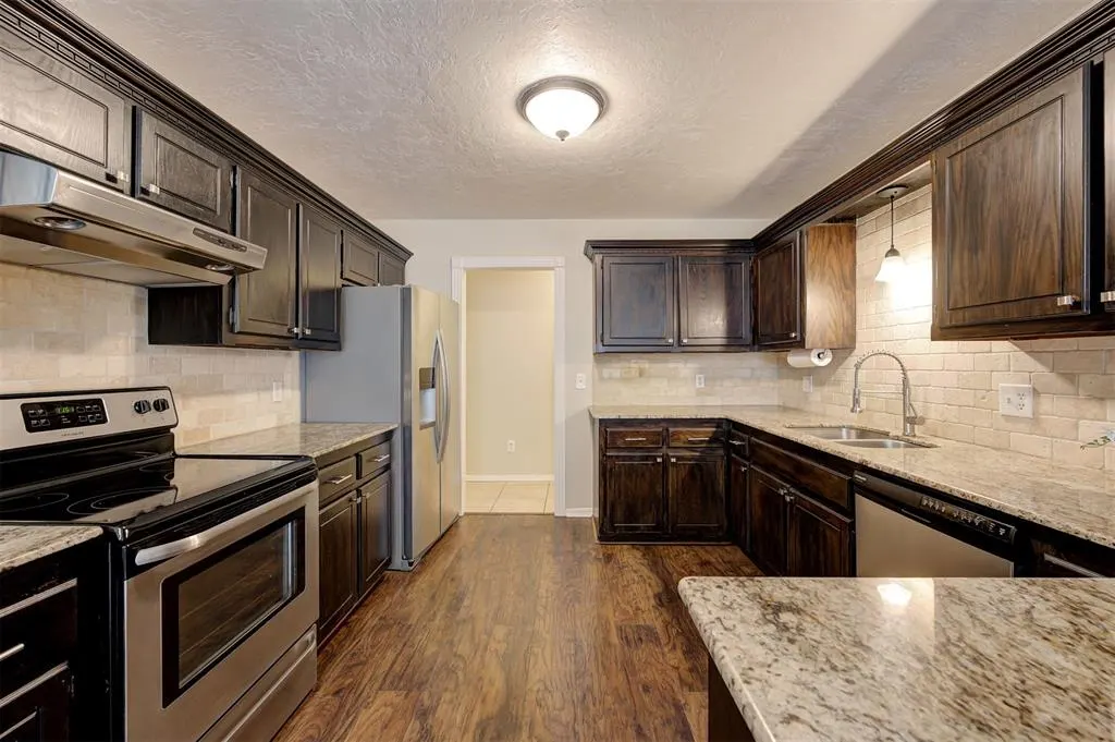 Photo 13 — 12020 Silver Sun Drive, Oklahoma City, OK 73162