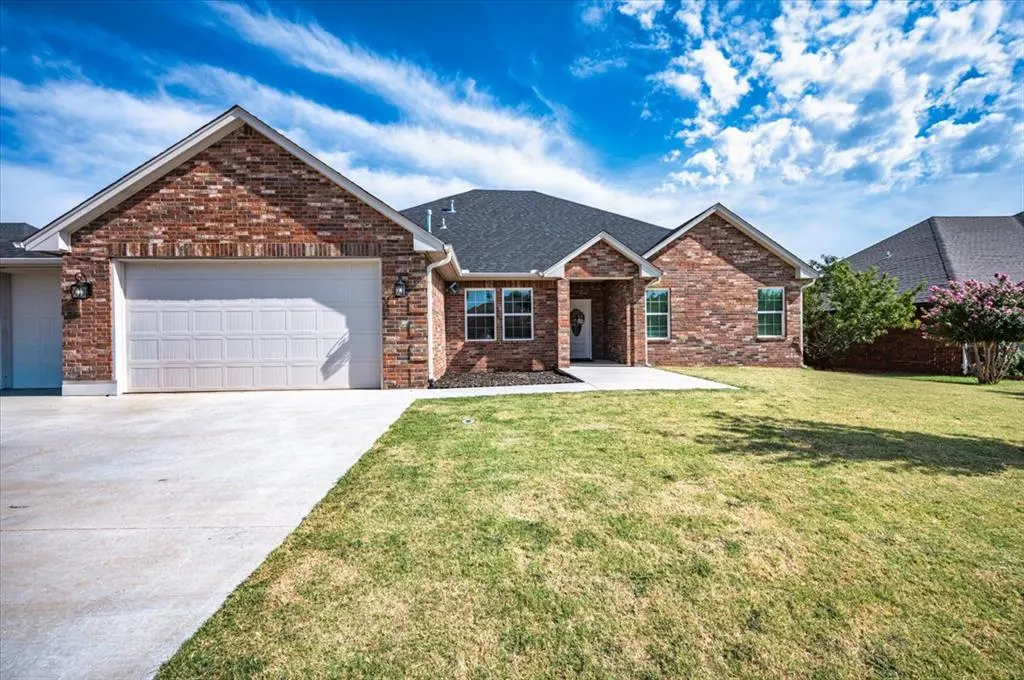 Photo 2 — 1523 W Diamond Way, Mustang, OK 73064