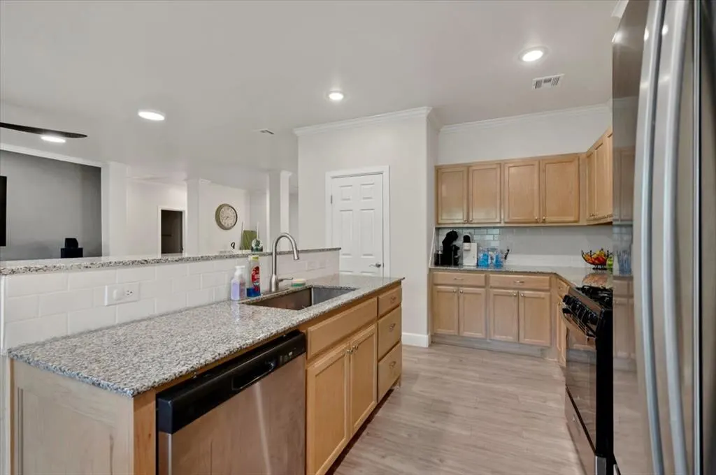 Photo 14 — 1523 W Diamond Way, Mustang, OK 73064