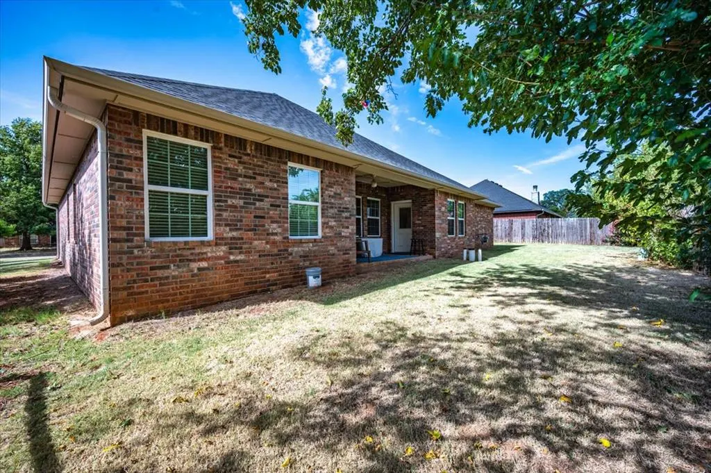 Photo 37 — 1523 W Diamond Way, Mustang, OK 73064