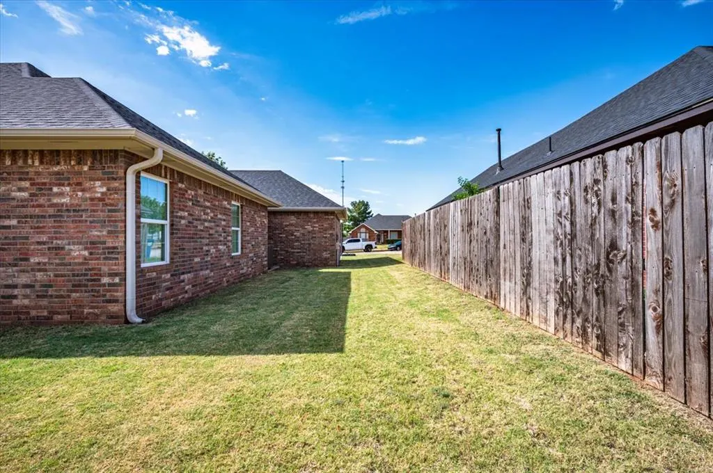 Photo 40 — 1523 W Diamond Way, Mustang, OK 73064