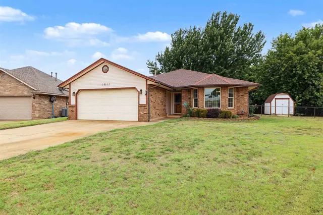 Photo 3 — 1611 N Orchard Terrace, Mustang, OK 73064