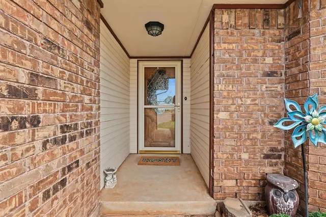 Photo 5 — 1611 N Orchard Terrace, Mustang, OK 73064