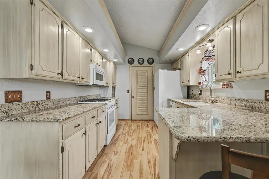 Photo 12 — 1611 N Orchard Terrace, Mustang, OK 73064