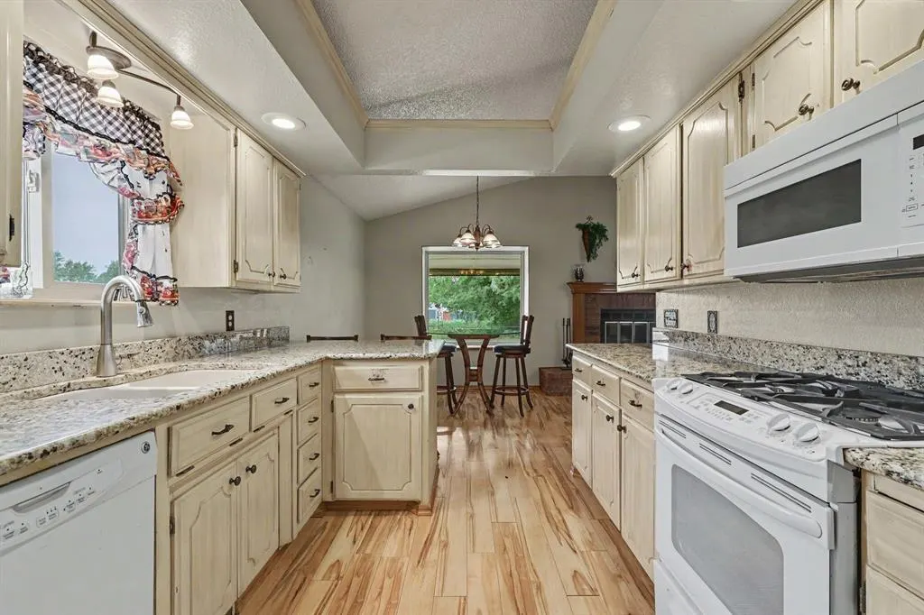 Photo 15 — 1611 N Orchard Terrace, Mustang, OK 73064