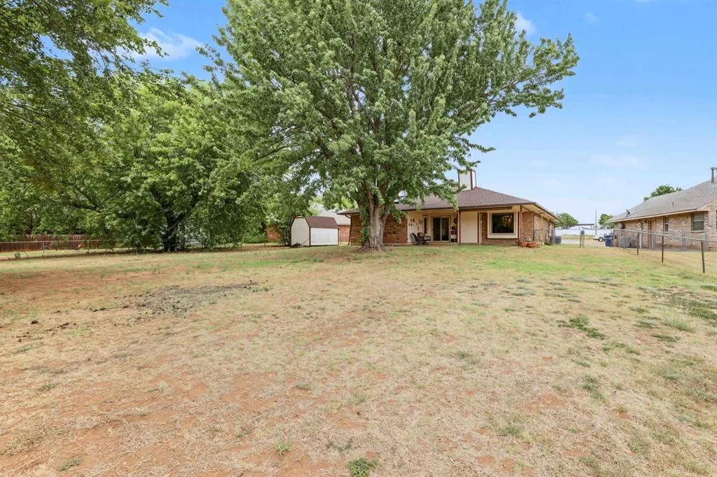 Photo 32 — 1611 N Orchard Terrace, Mustang, OK 73064