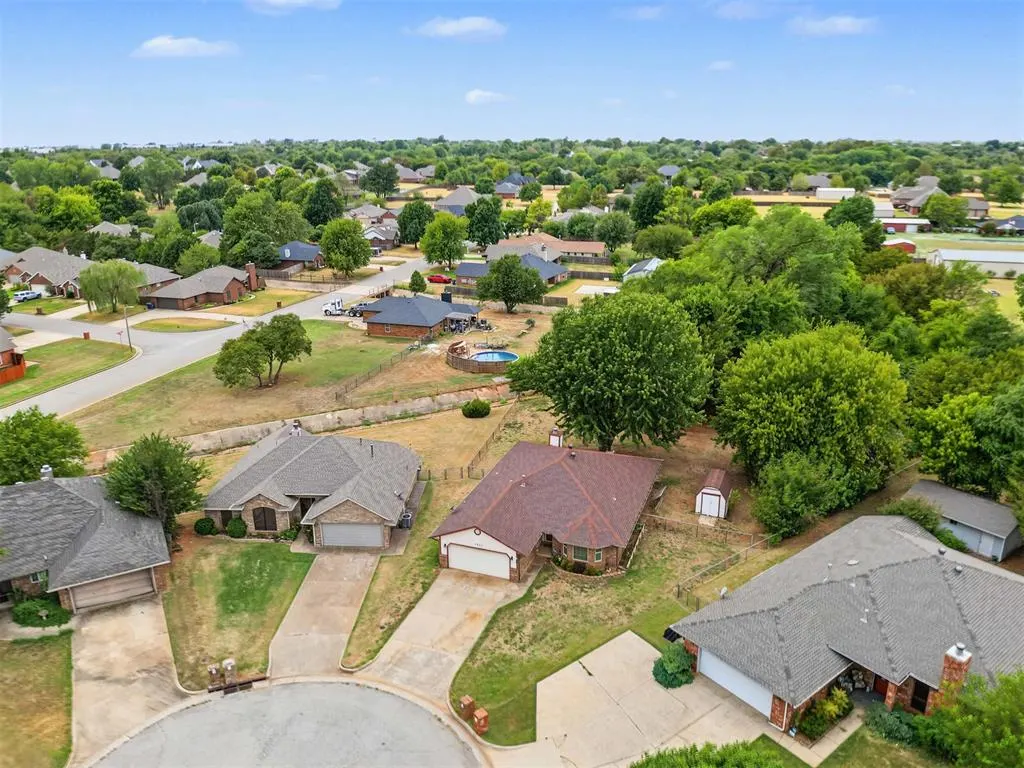 Photo 36 — 1611 N Orchard Terrace, Mustang, OK 73064