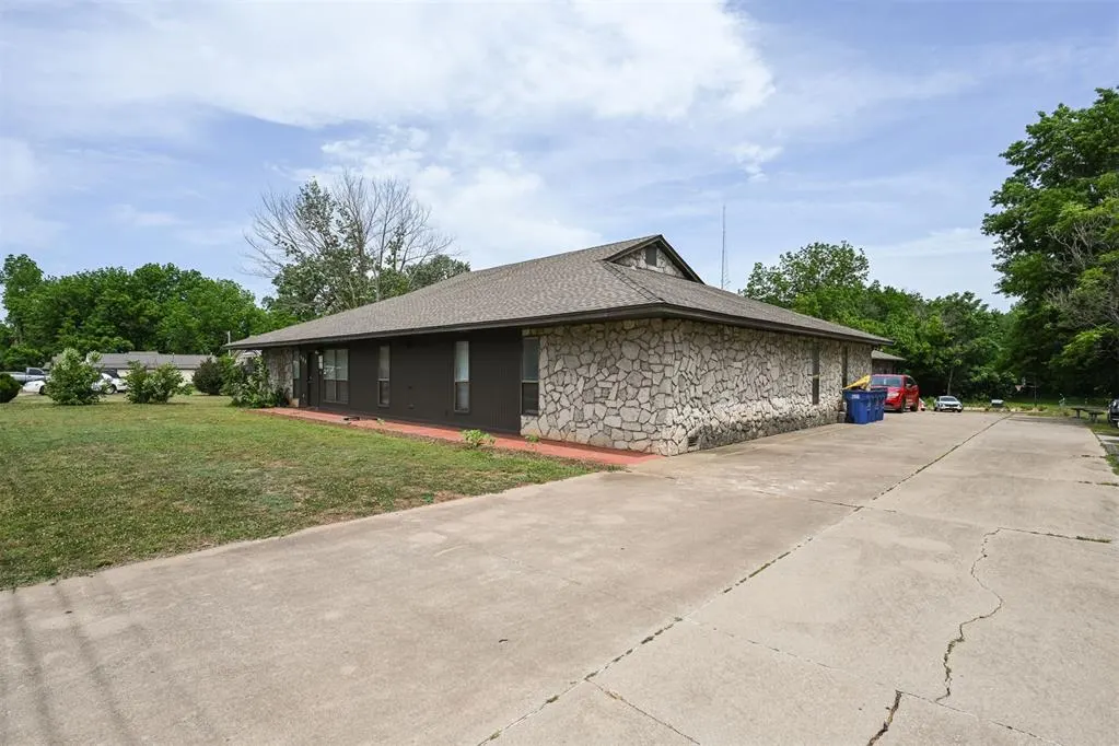 Front exterior — 908 E 12th Avenue, Stillwater, OK 74074