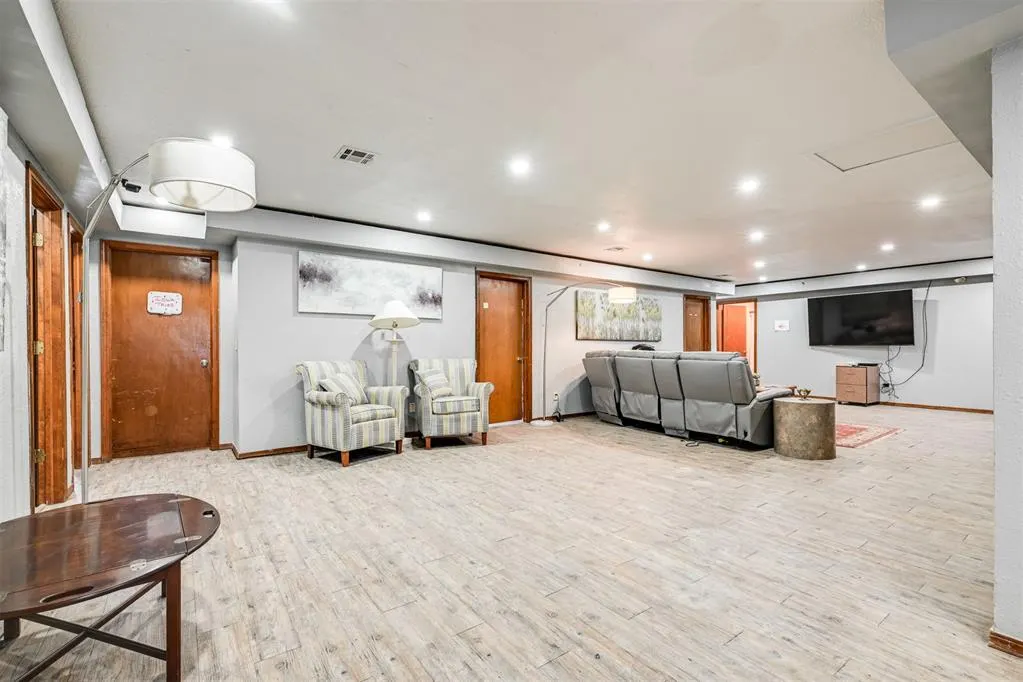 Photo 15 — 908 E 12th Avenue, Stillwater, OK 74074