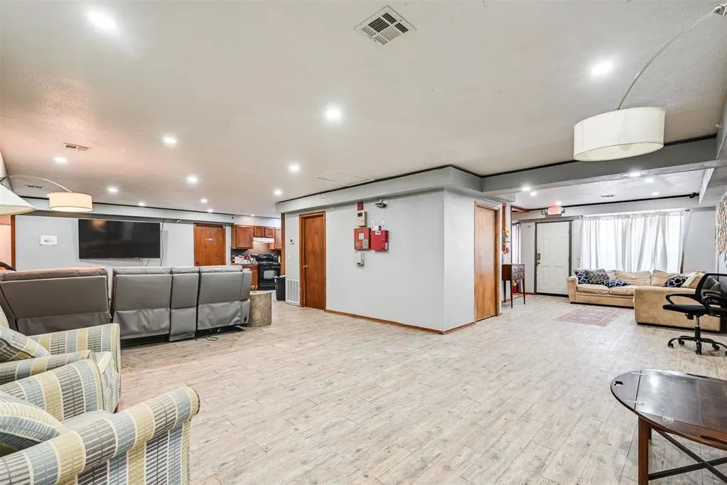 Photo 19 — 908 E 12th Avenue, Stillwater, OK 74074