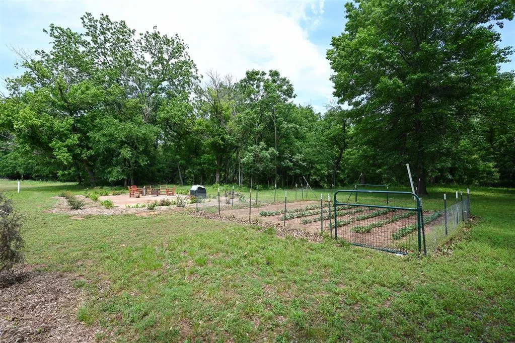 Photo 6 — 908 E 12th Avenue, Stillwater, OK 74074