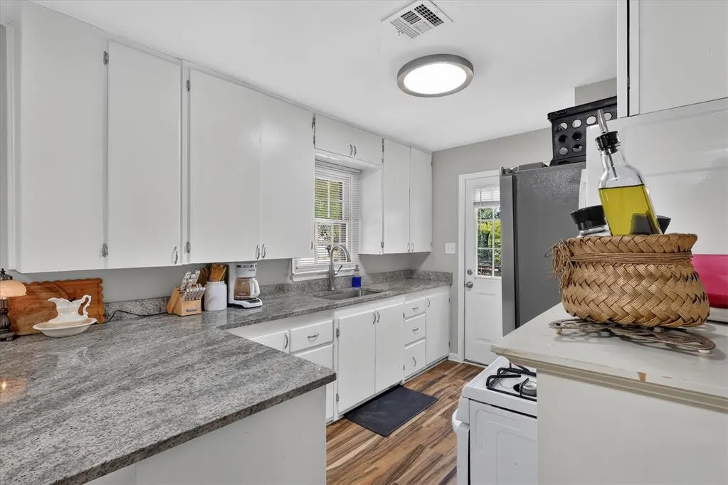 Photo 11 — 1728 S 20th Street, Chickasha, OK 73018