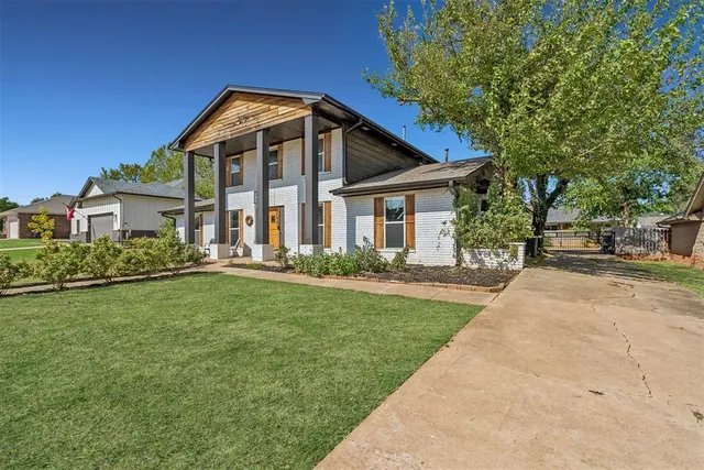 Photo 2 — 13401 Inverness Avenue, Oklahoma City, OK 73120