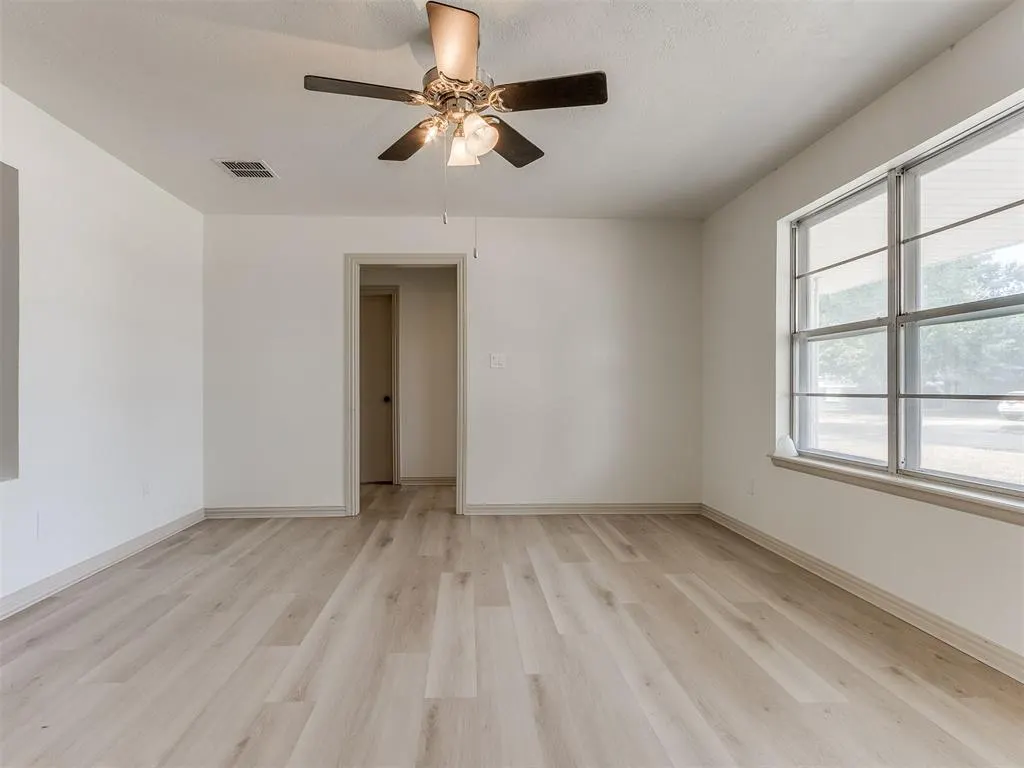 Photo 9 — 3220 Hilltop Road, Midwest City, OK 73110