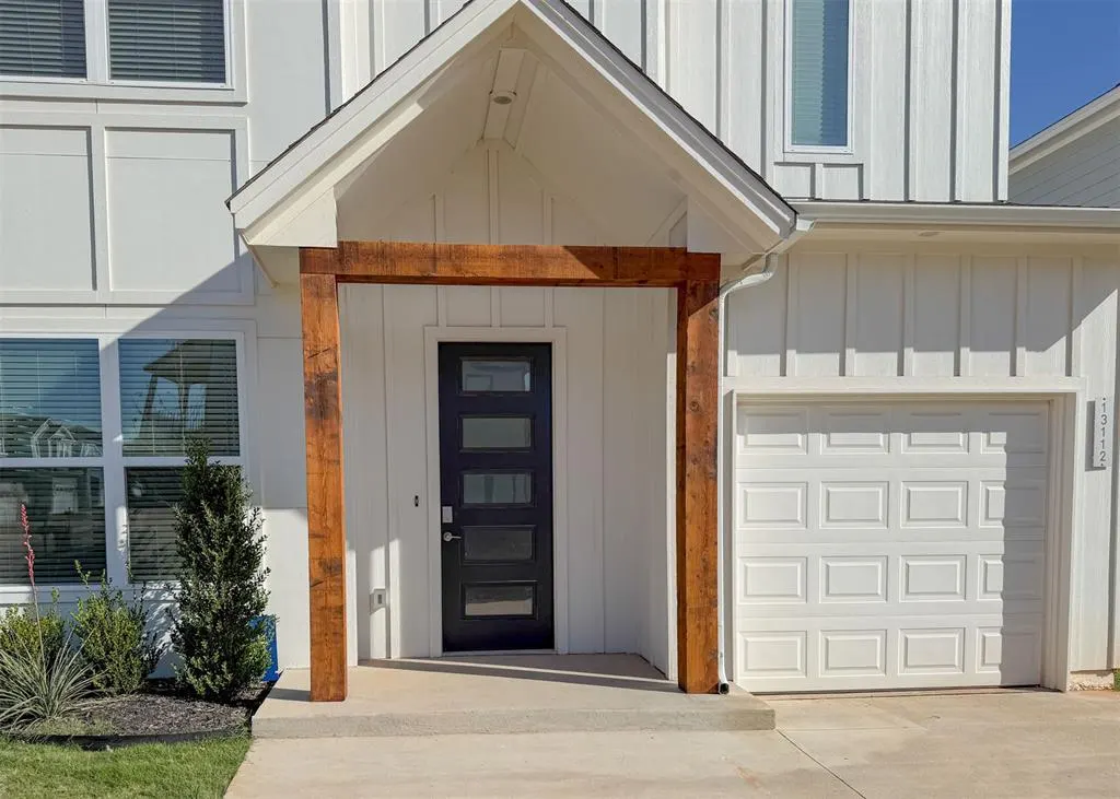 Photo 2 — 13112 Maplewood Avenue, Oklahoma City, OK 73120