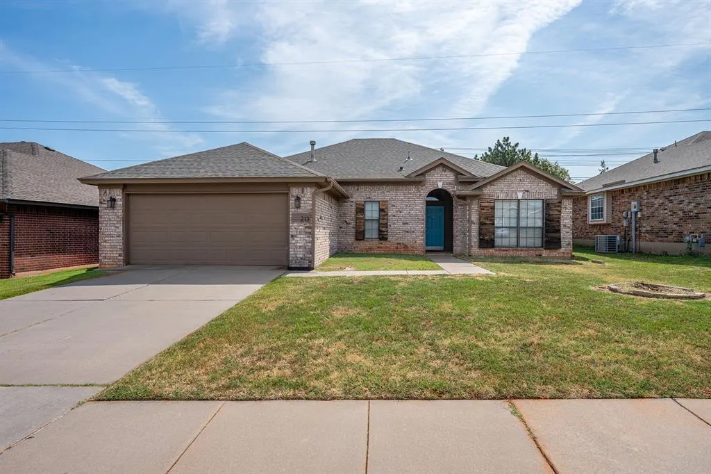 Front exterior — 213 Sandstone Drive, Norman, OK 73071