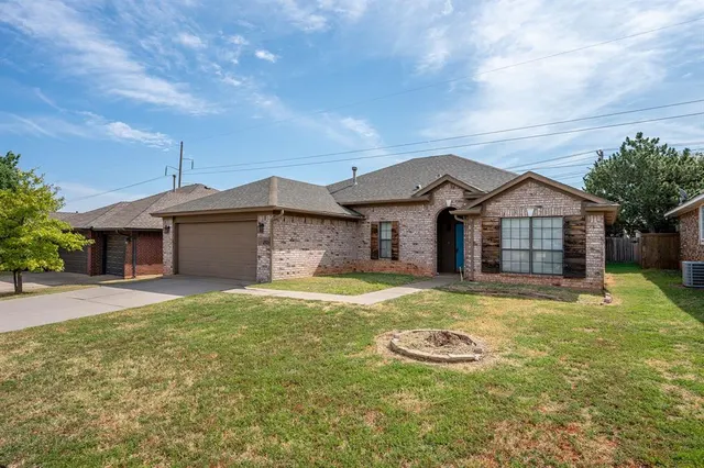Photo 3 — 213 Sandstone Drive, Norman, OK 73071