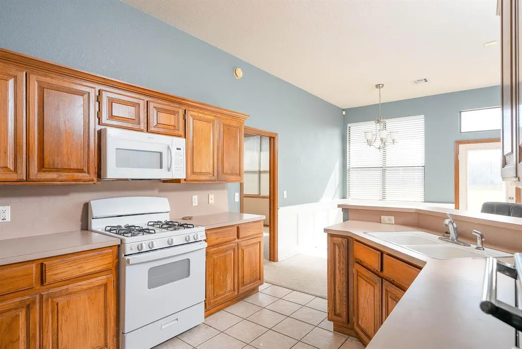 Photo 12 — 213 Sandstone Drive, Norman, OK 73071