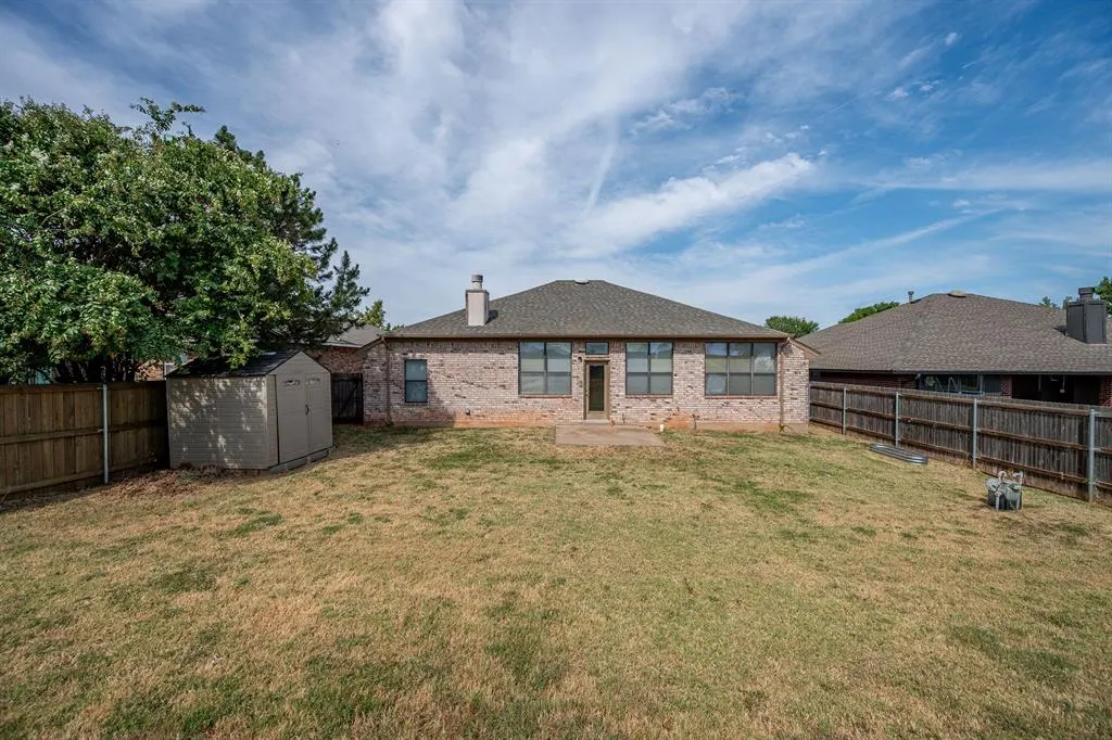 Photo 31 — 213 Sandstone Drive, Norman, OK 73071