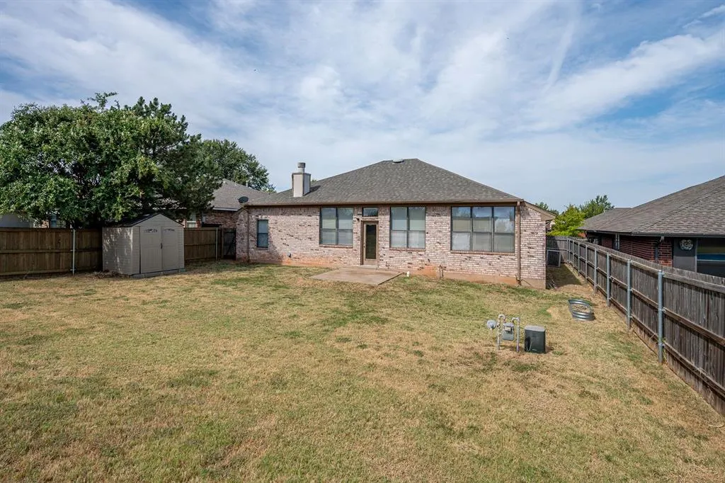 Photo 32 — 213 Sandstone Drive, Norman, OK 73071