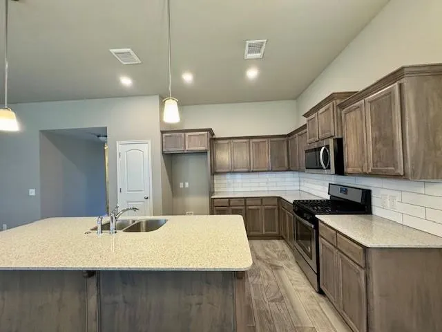 Photo 21 — 12928 NW 4th Terrace, Yukon, OK 73099