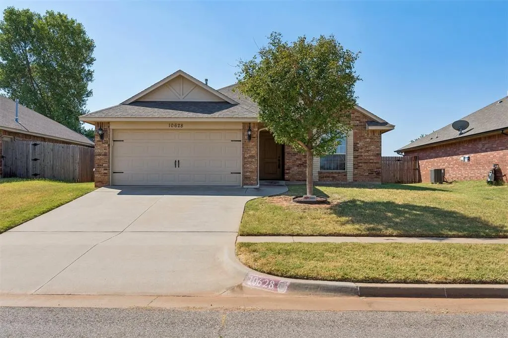 Front exterior — 10628 SW 36th Street, Yukon, OK 73099